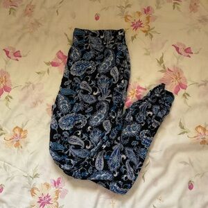 💥Boom Boom Jeans Black and Blue Paisley Leggings